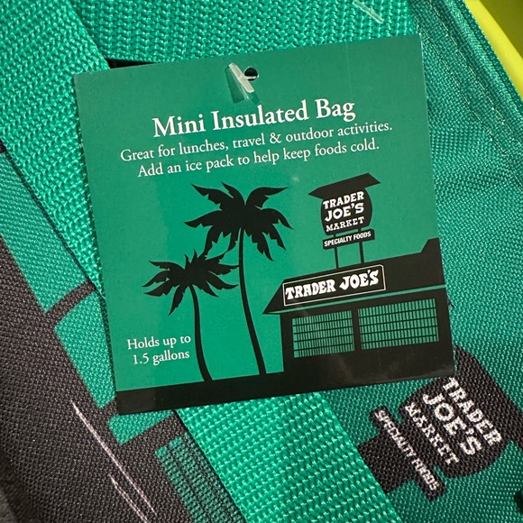 Trader Joe’s Mini insulated bag - Picture 3 of 5